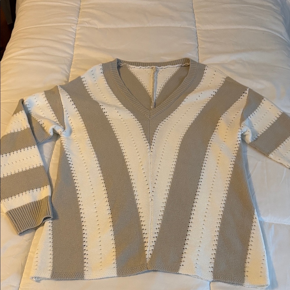 V-Neck Stripe Knit Sweater - Cream & Grey